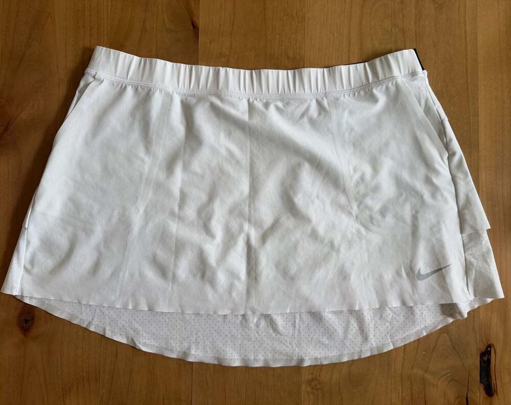 Nike White Athletic Skirt Skort with Black Logo Waistband and Pocket XL